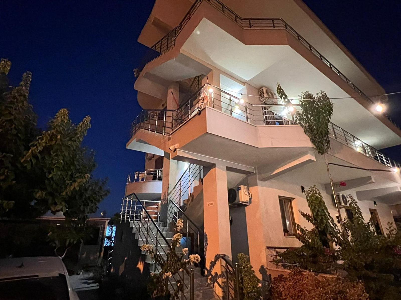 Serene Stay Vlorë エクステリア 写真